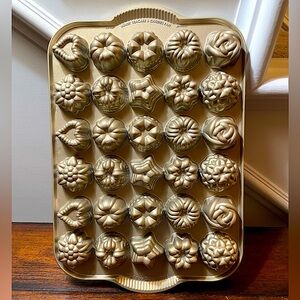 NWOT-Nordic Ware Mini Bundt Pan from Williams-Sonoma